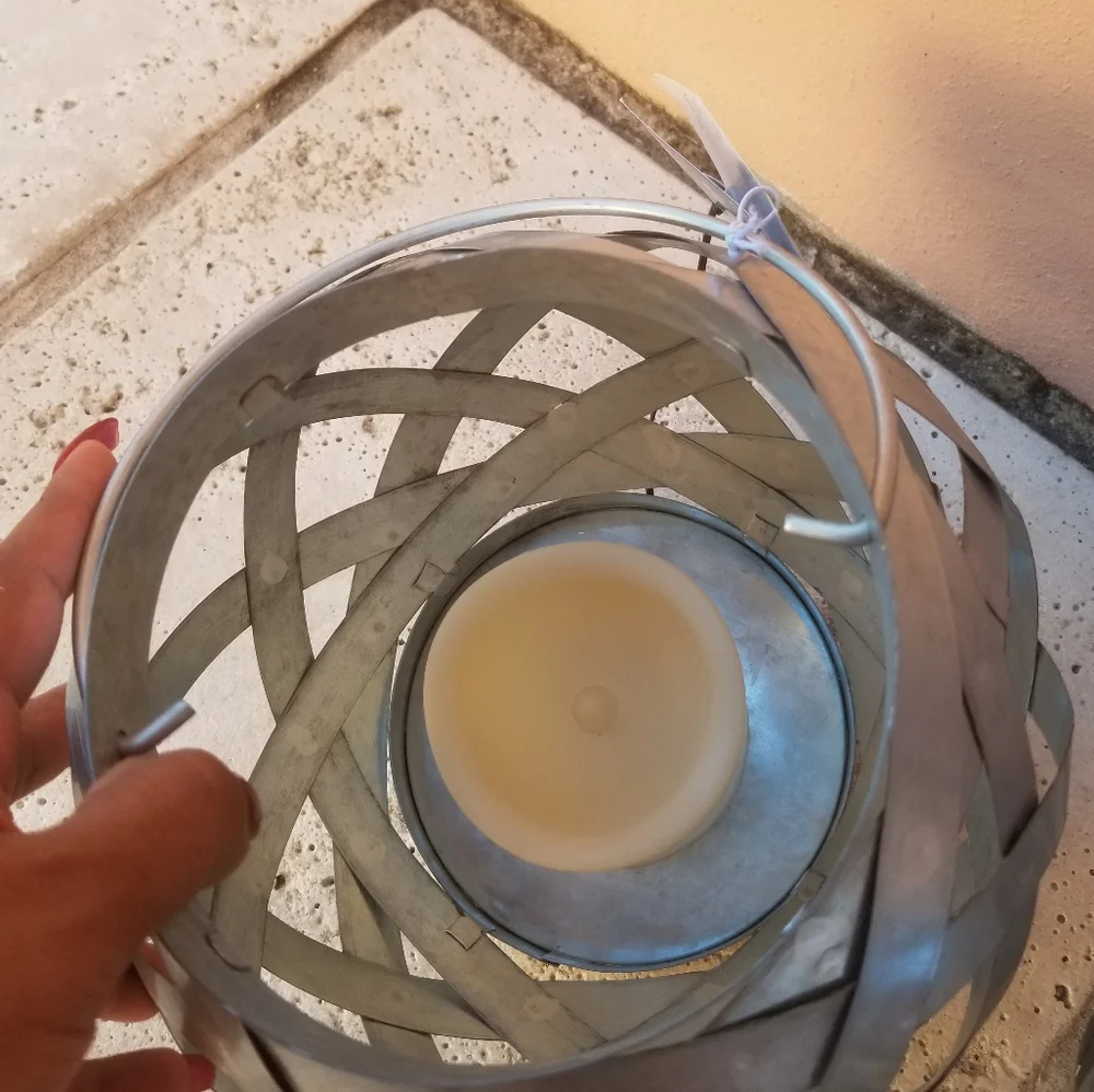 Wilson & Fisher Silver Lantern Set